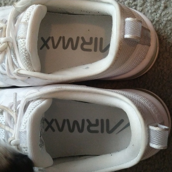 Nike Air Max Women's Sneakers - Picture 7 of 16